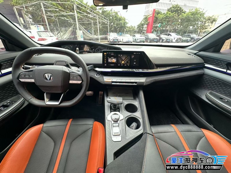 24年长安长安UNI轿车抵押车出售