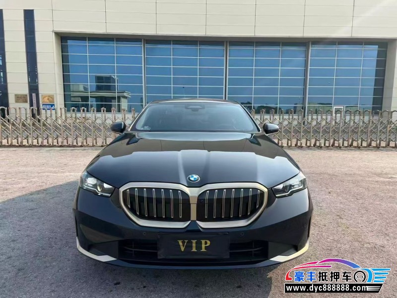 25年宝马5系轿车抵押车出售