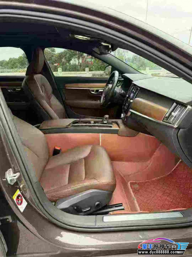 22年沃尔沃S90轿车抵押车出售