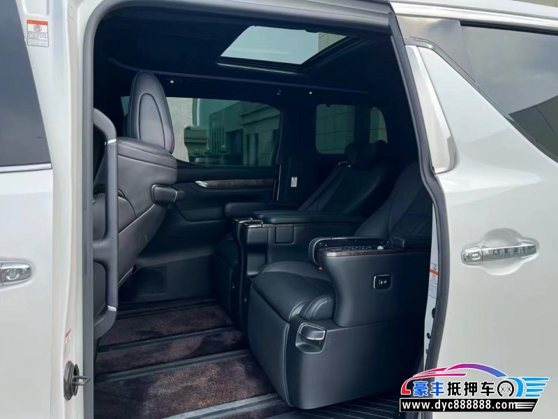 20年丰田埃尔法轿车抵押车出售