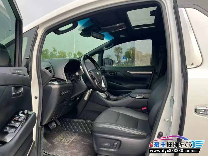 20年丰田埃尔法轿车抵押车出售