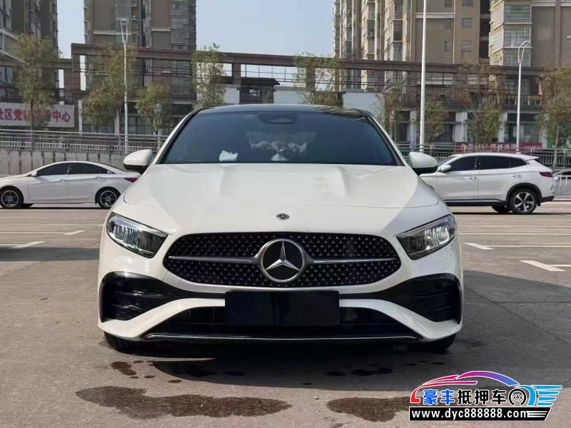 23年奔驰A轿车抵押车出售