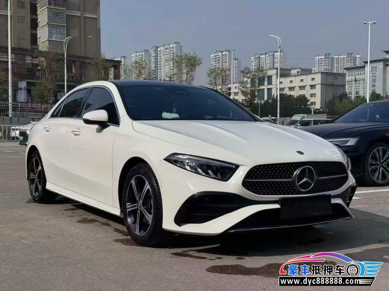 23年奔驰A轿车抵押车出售