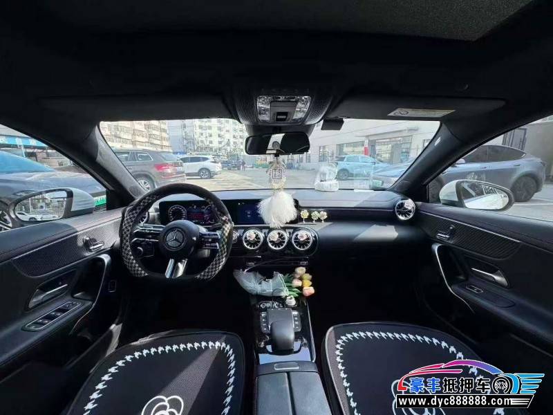 23年奔驰A轿车抵押车出售