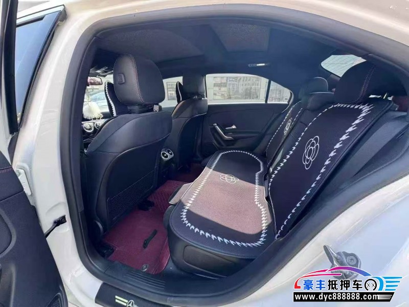 23年奔驰A轿车抵押车出售