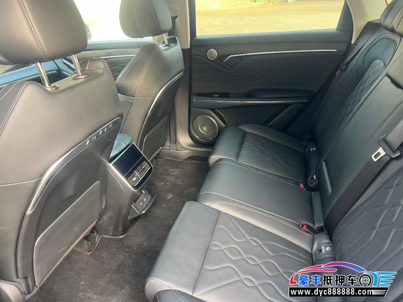 24年岚图FREE轿车抵押车出售