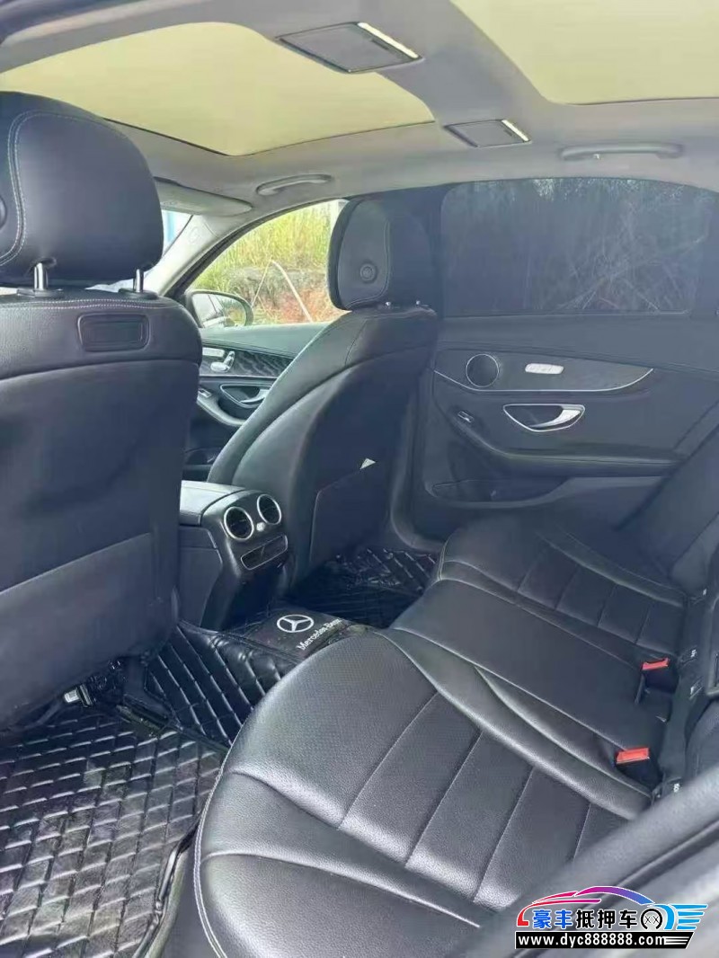 19年奔驰C轿车抵押车出售