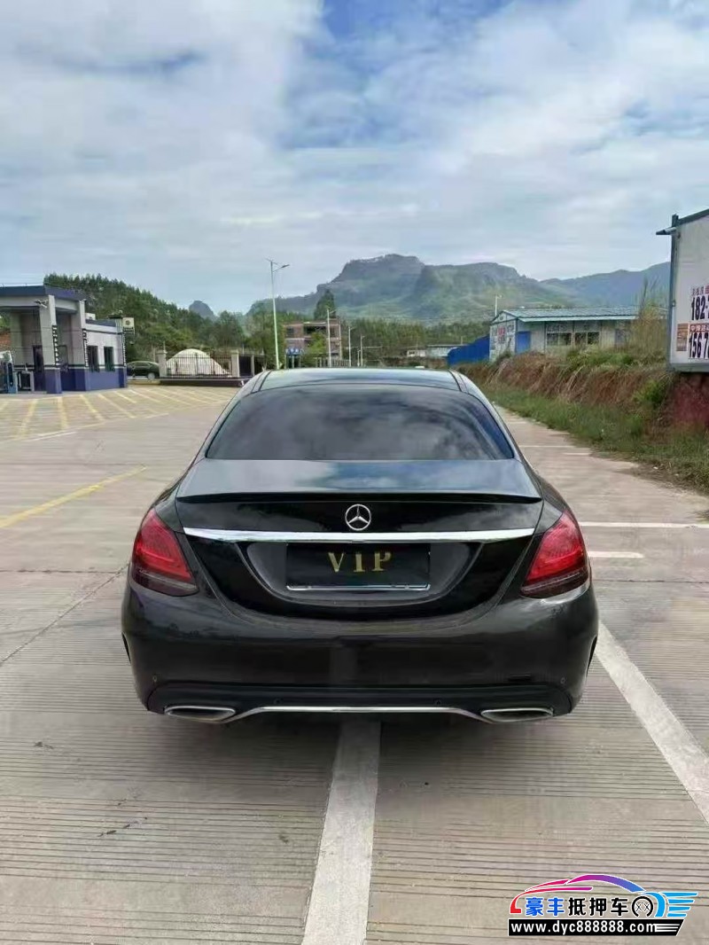 19年奔驰C轿车抵押车出售