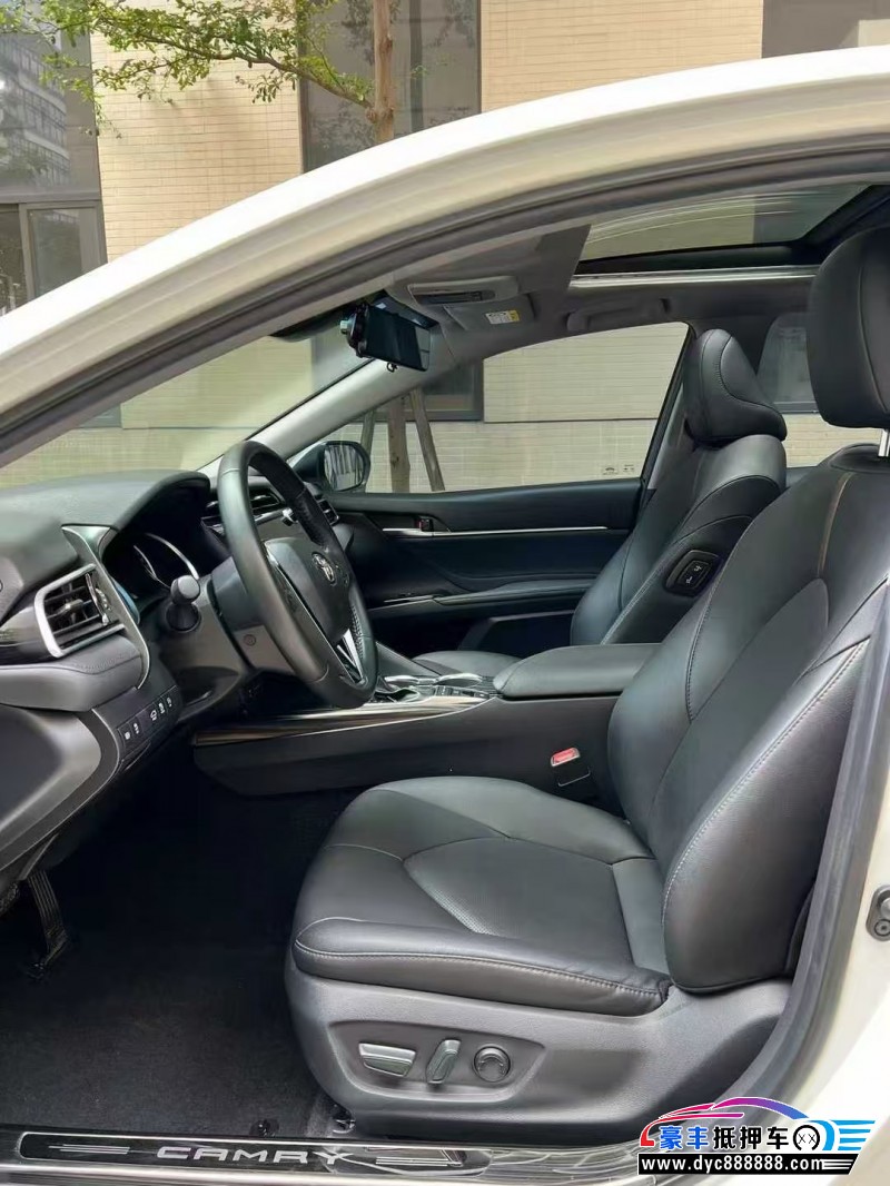 18年丰田凯美瑞轿车抵押车出售