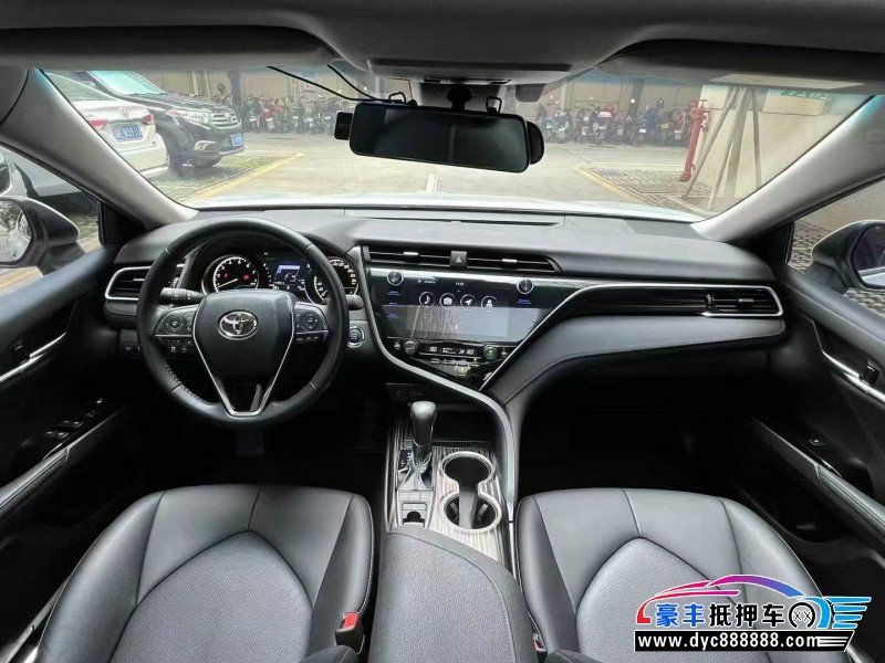 18年丰田凯美瑞轿车抵押车出售