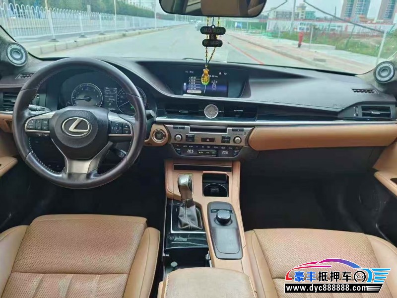17年雷克萨斯ES轿车抵押车出售