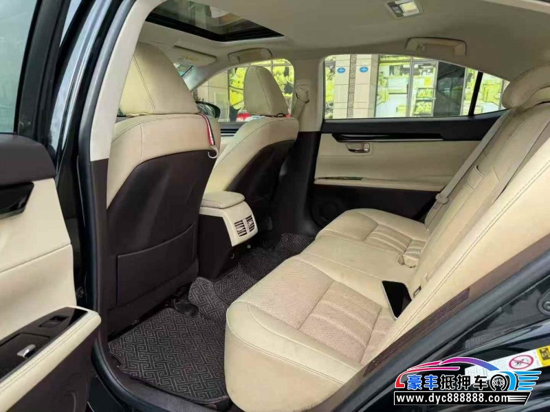 17年雷克萨斯ES轿车抵押车出售