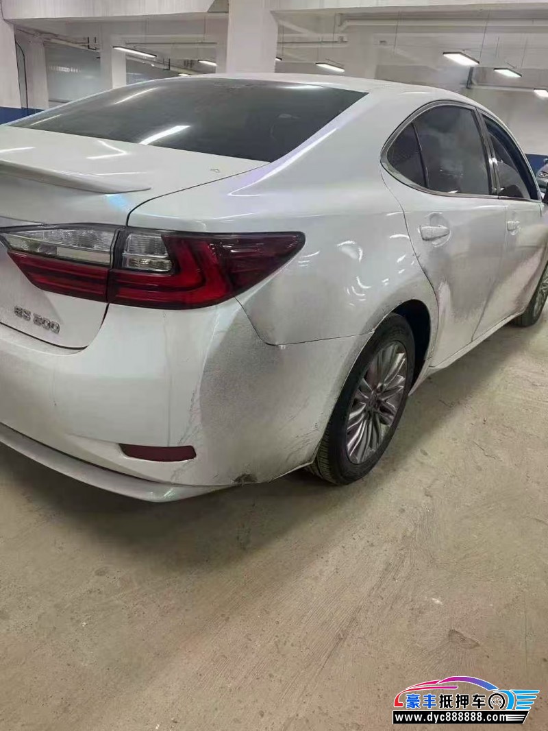 17年雷克萨斯ES轿车抵押车出售