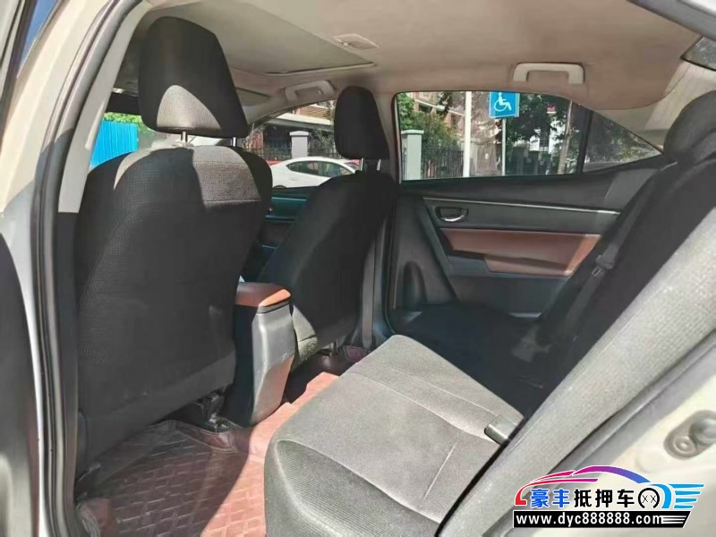 15年丰田雷凌轿车抵押车出售