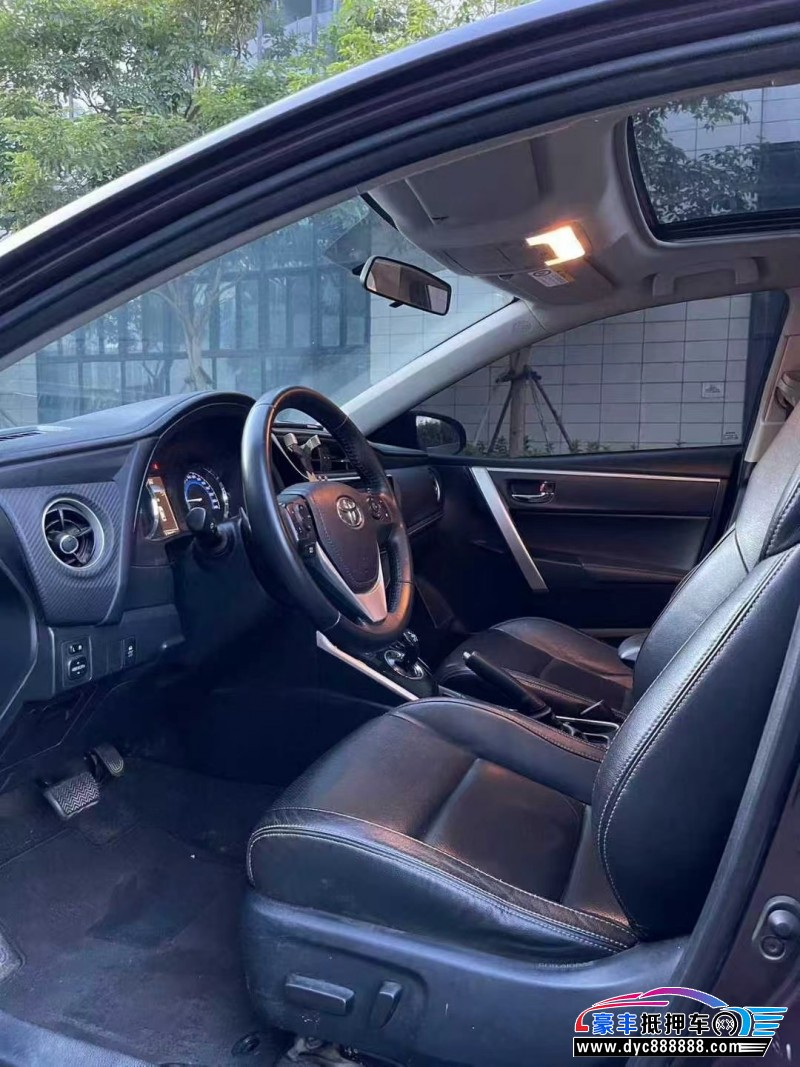 18年丰田雷凌轿车抵押车出售