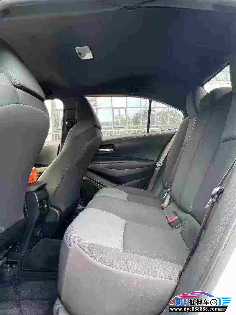 21年丰田雷凌轿车抵押车出售