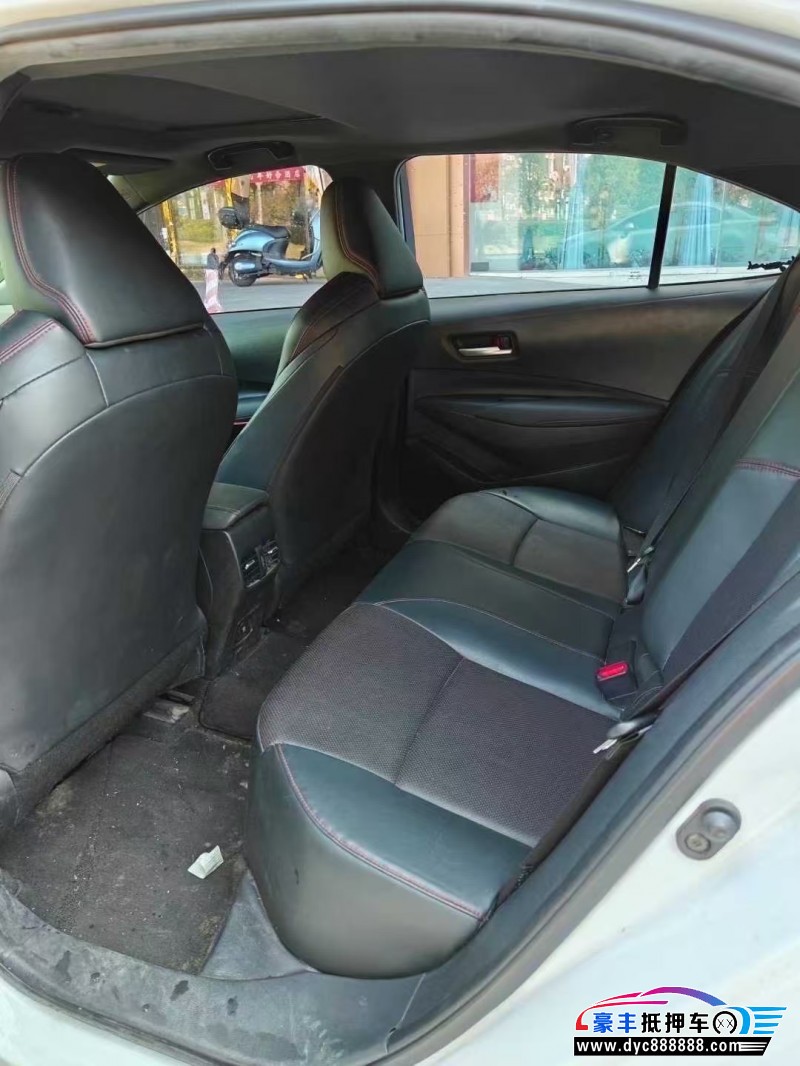 22年丰田雷凌轿车抵押车出售