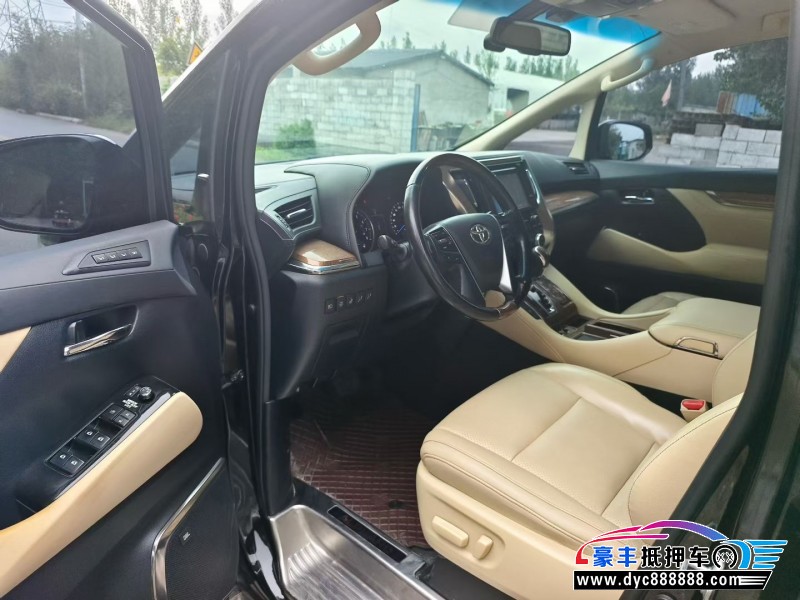 17年丰田埃尔法轿车抵押车出售