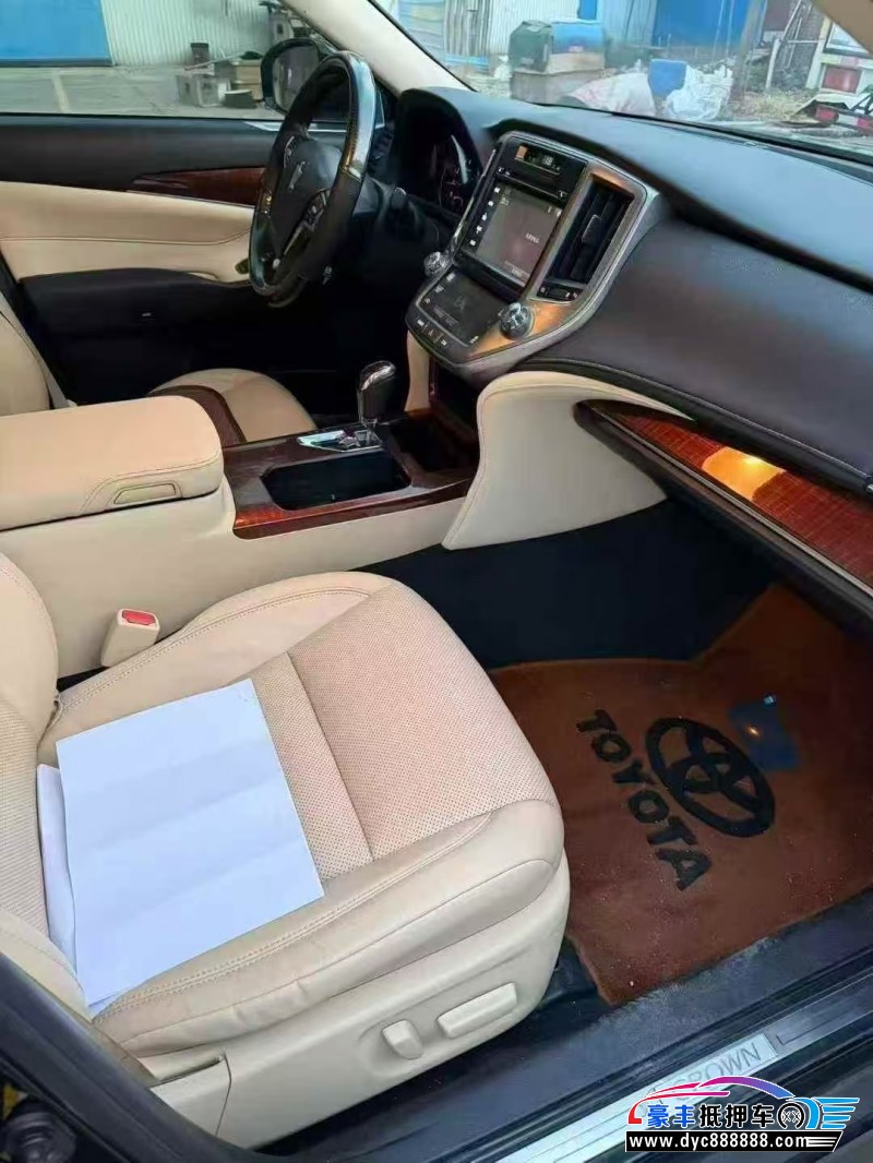 16年丰田皇冠(进口)轿车抵押车出售