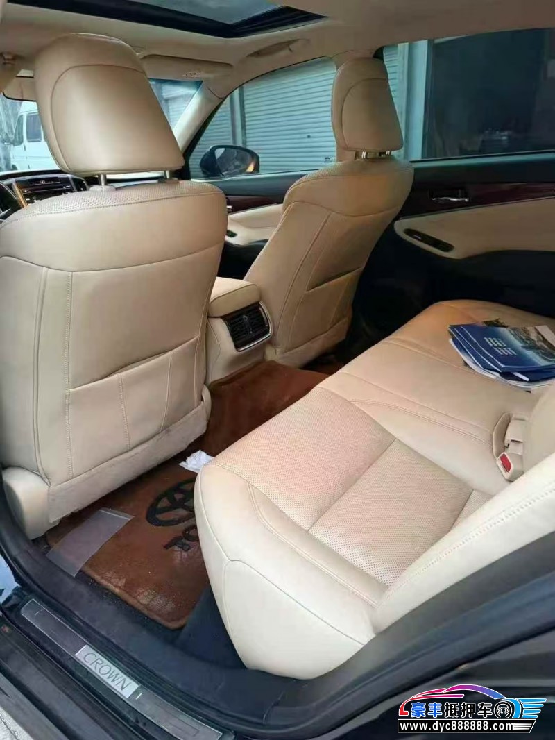 16年丰田皇冠(进口)轿车抵押车出售