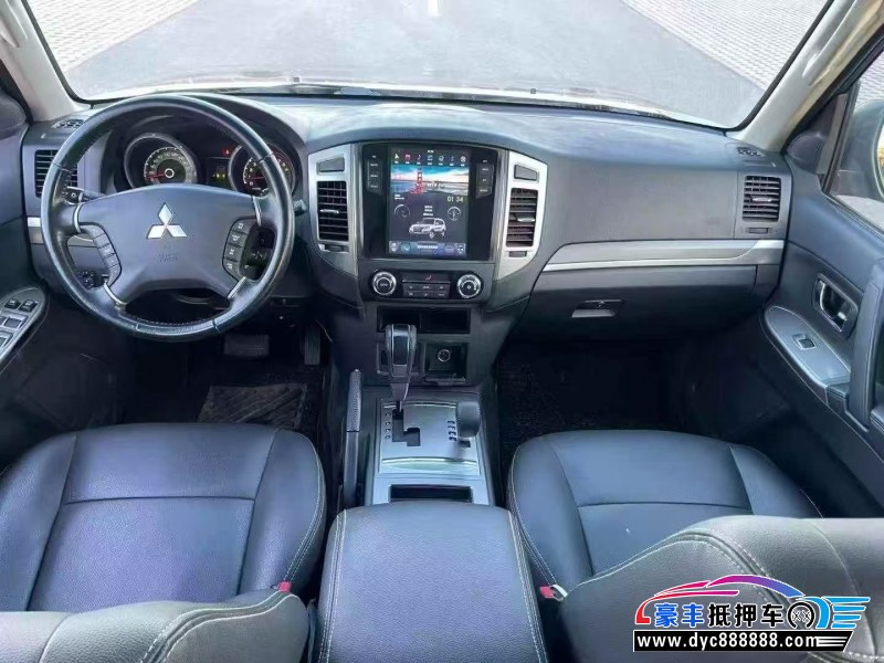 19年三菱帕杰罗轿车抵押车出售