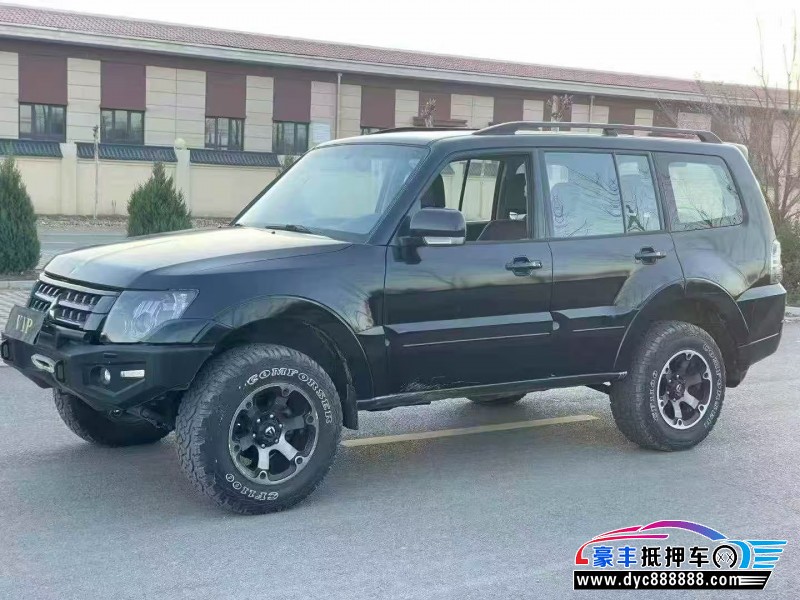 19年三菱帕杰罗轿车抵押车出售