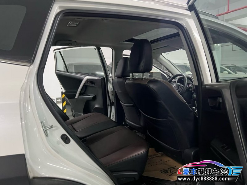 19年丰田RAV4轿车抵押车出售