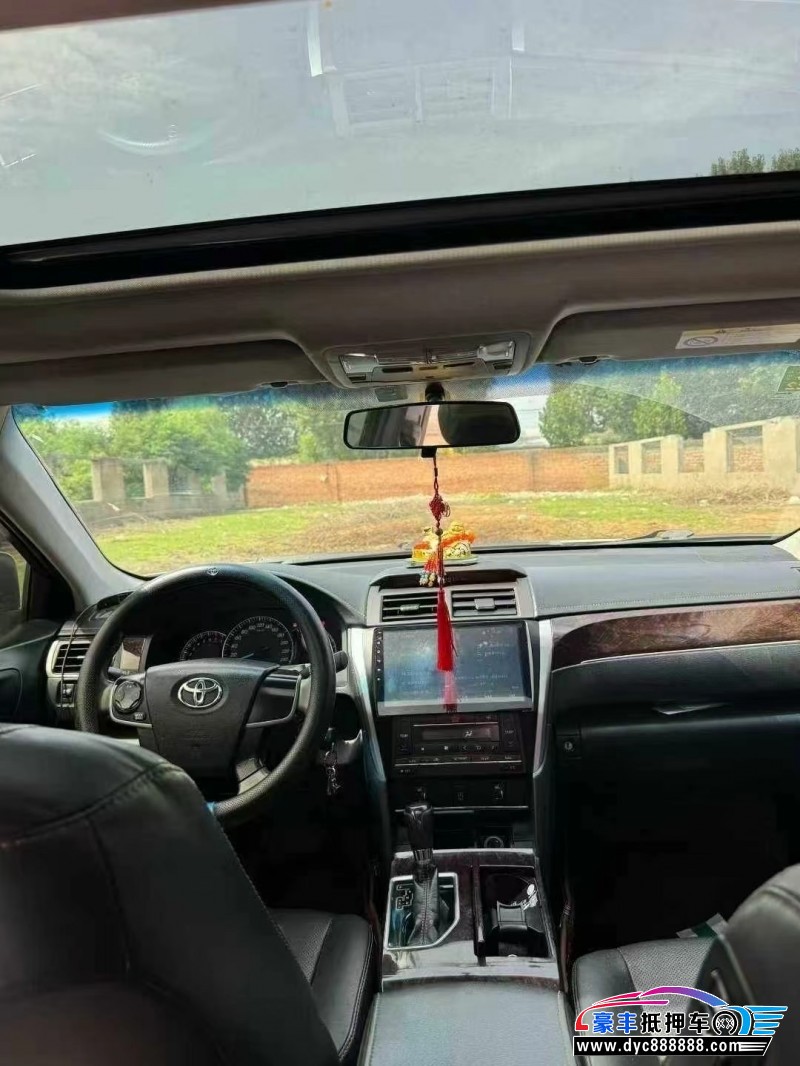 17年丰田凯美瑞轿车抵押车出售