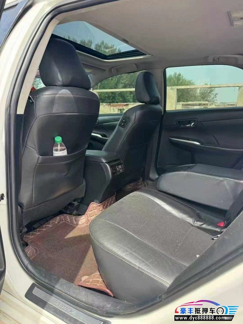 17年丰田凯美瑞轿车抵押车出售