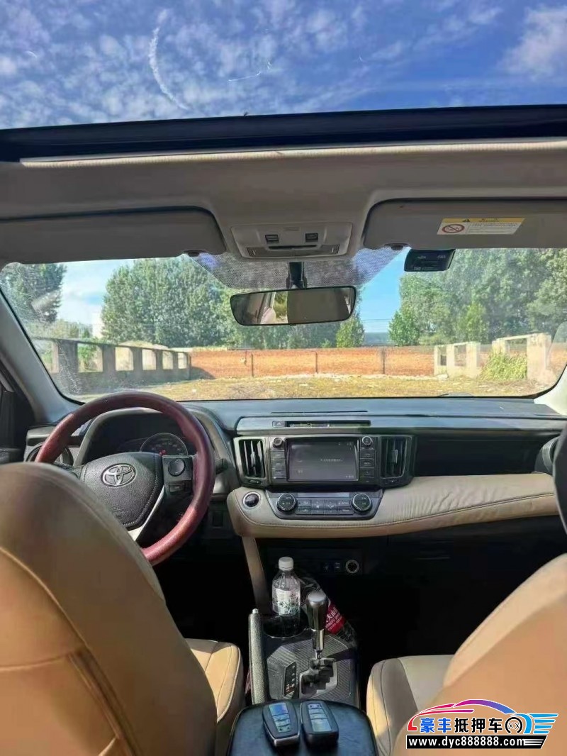 15年丰田RAV4轿车抵押车出售