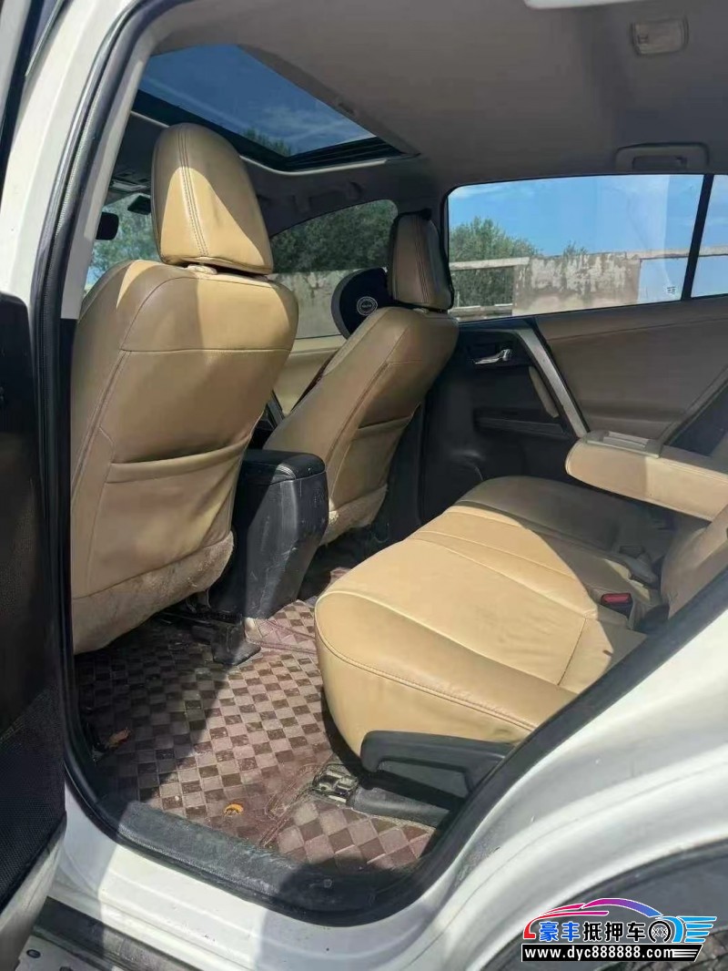 15年丰田RAV4轿车抵押车出售