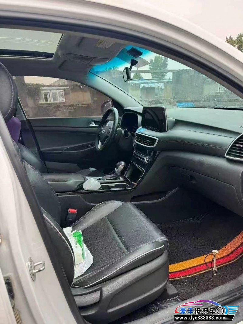 19年现代途胜轿车抵押车出售