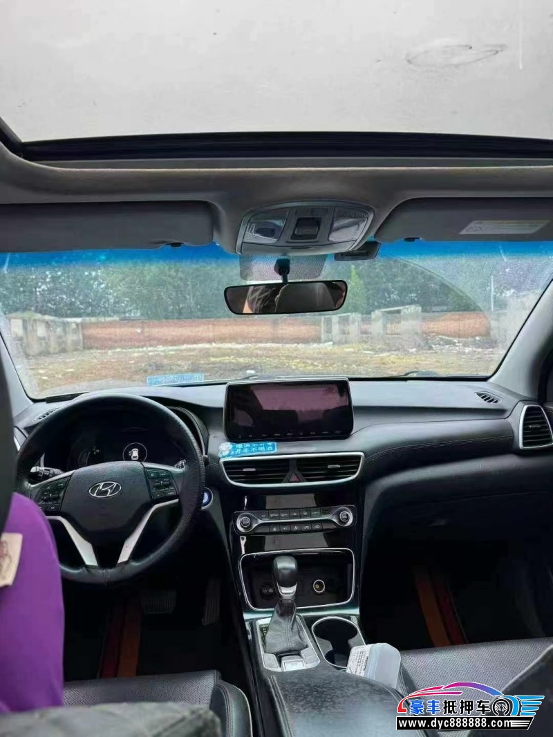 19年现代途胜轿车抵押车出售