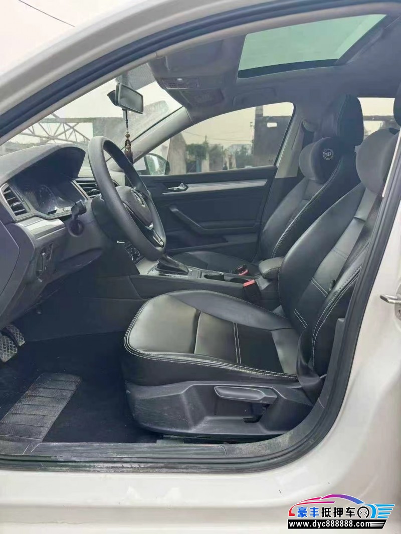 20年大众凌渡轿车抵押车出售