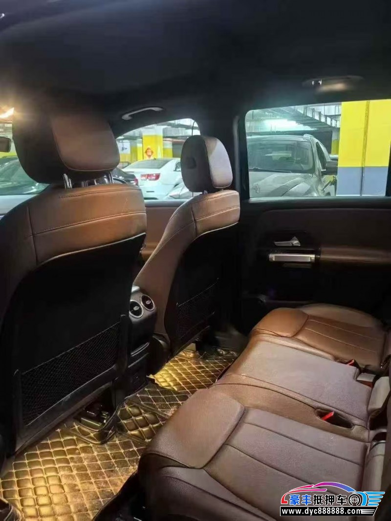 21年奔驰GLB轿车抵押车出售