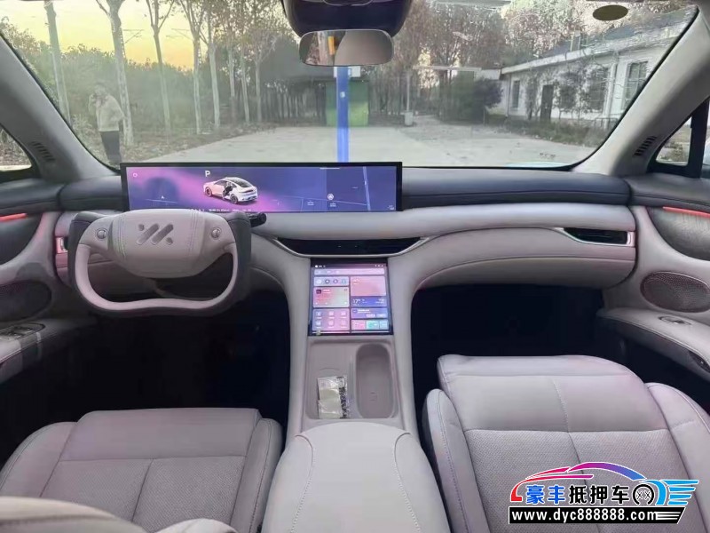 25年智己LS6轿车抵押车出售