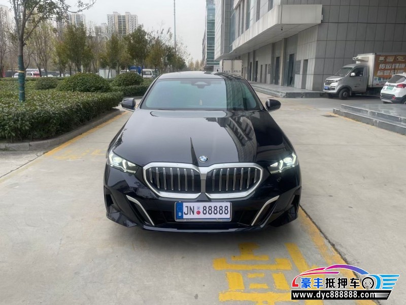 抵押车出售24年宝马5系轿车