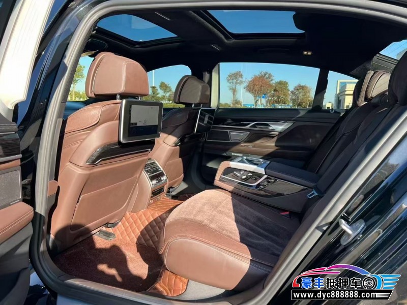 18年宝马7系轿车抵押车出售