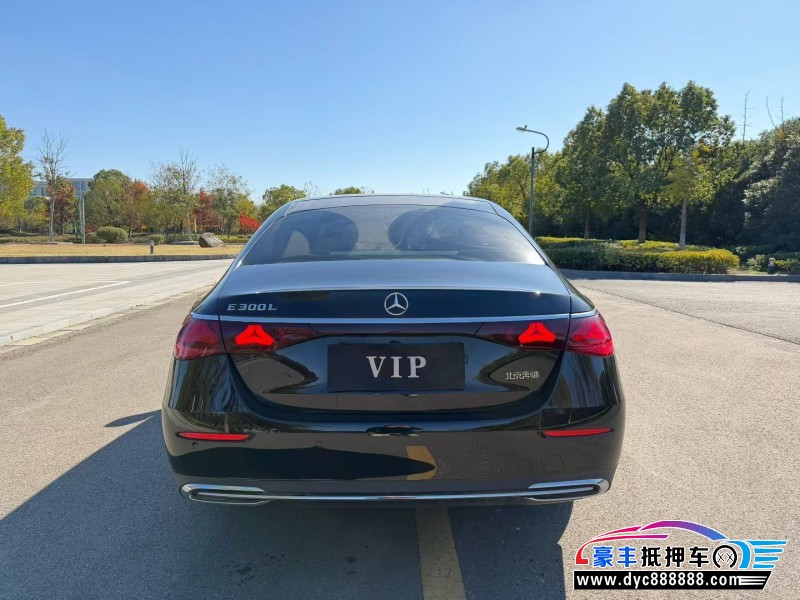25年奔驰E轿车抵押车出售