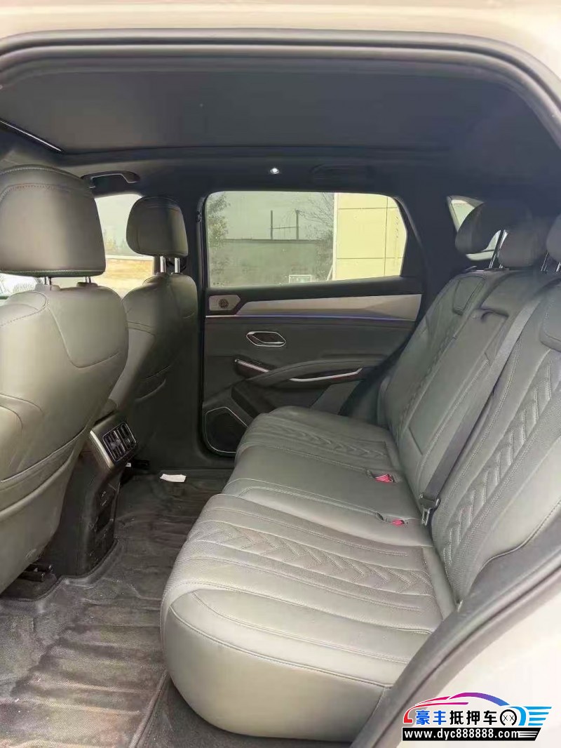 25年比亚迪宋轿车抵押车出售