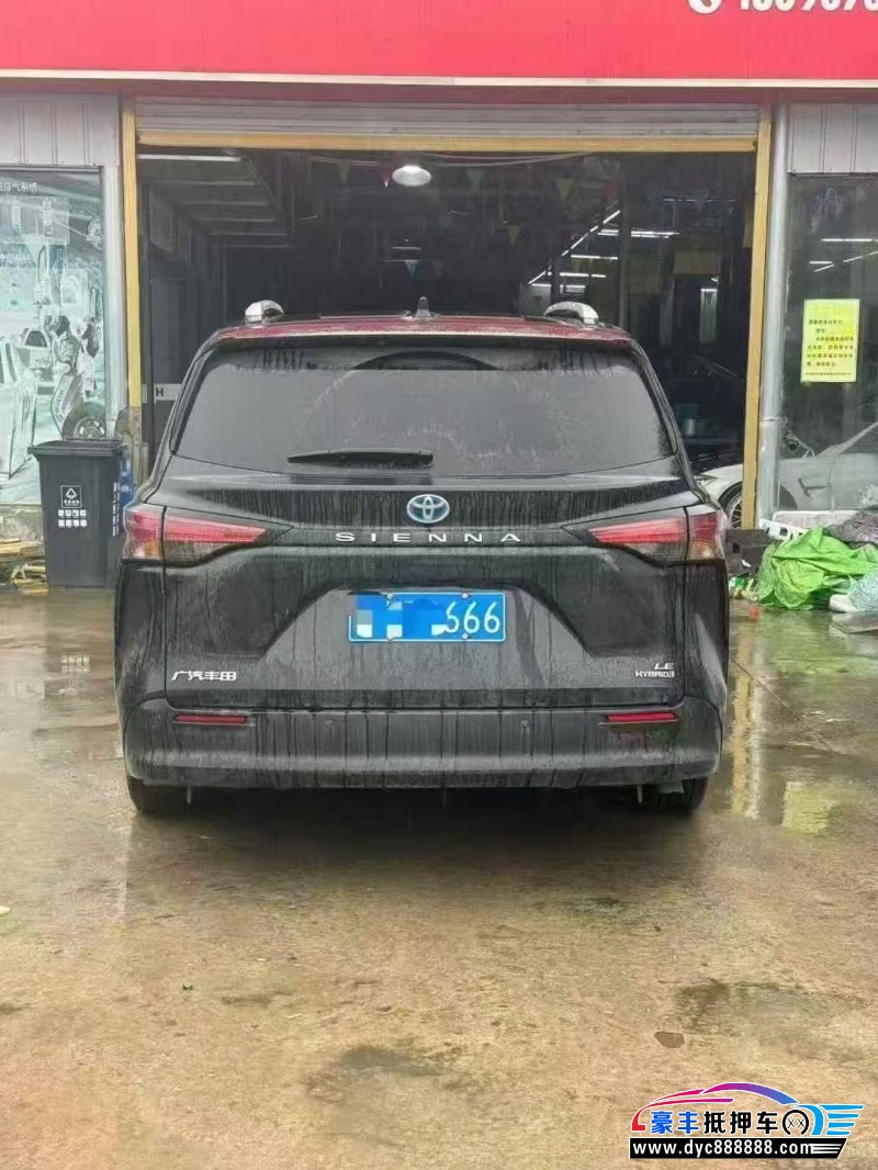 22年丰田塞纳轿车抵押车出售