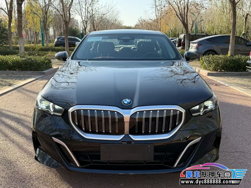 抵押车出售25年宝马5系轿车