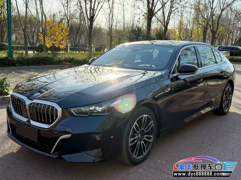 25年宝马5系轿车抵押车出售