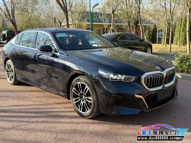 25年宝马5系轿车抵押车出售