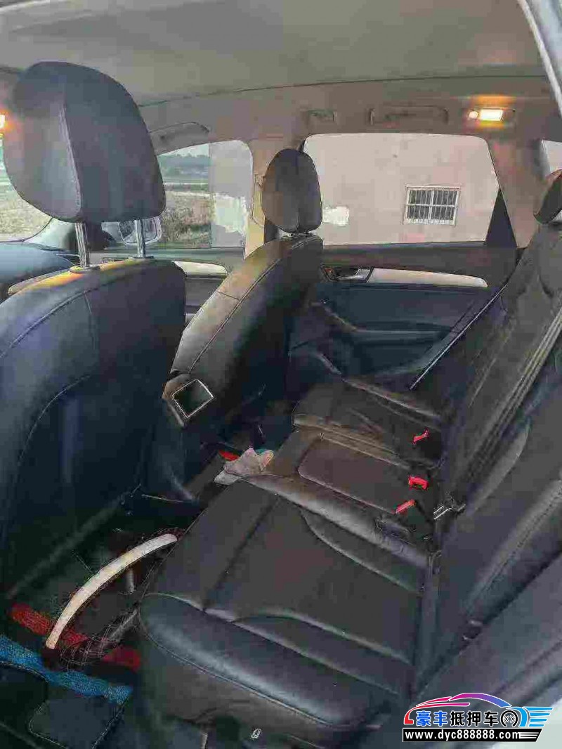 18年奥迪Q5轿车抵押车出售