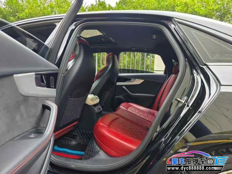 22年奥迪S4轿车抵押车出售