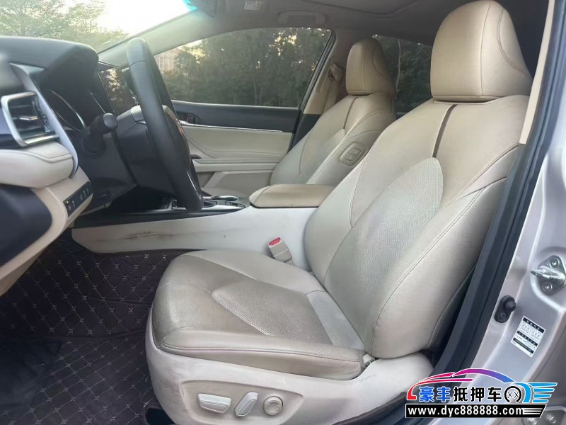 22年丰田凯美瑞轿车抵押车出售