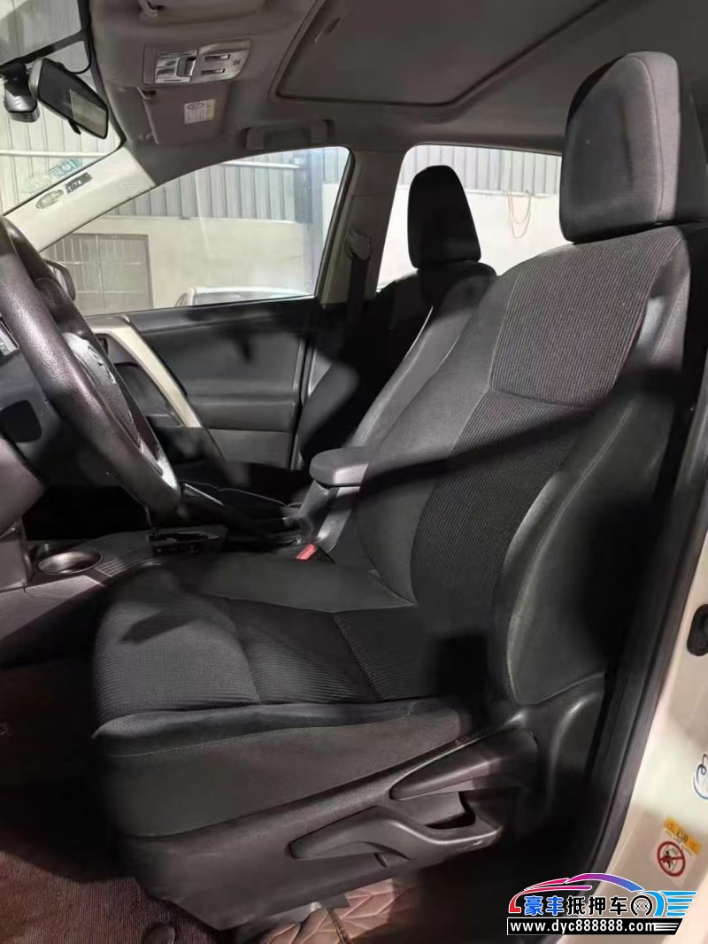 15年丰田RAV4轿车抵押车出售