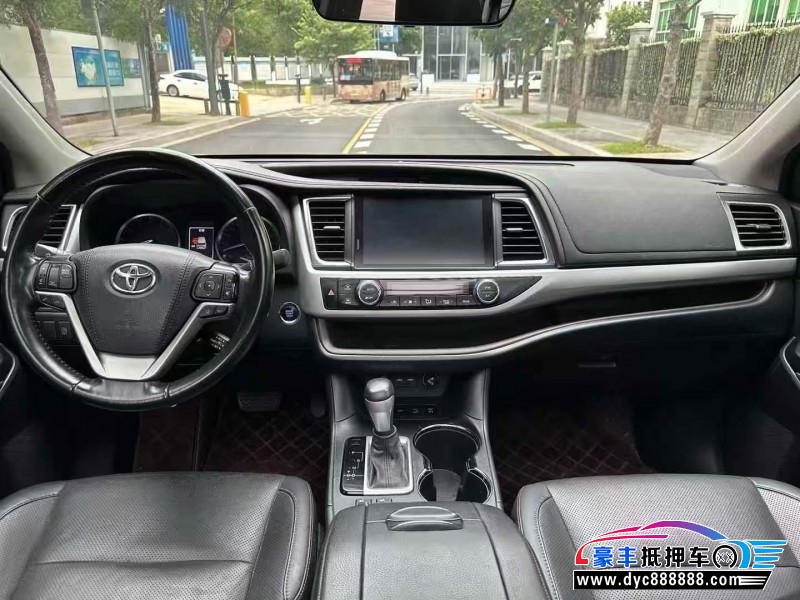 22年丰田汉兰达轿车抵押车出售