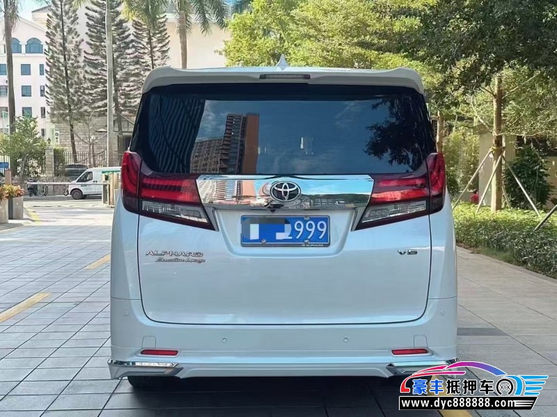 18年丰田埃尔法轿车抵押车出售